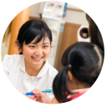 いつも明るい笑顔の医療事務スタッフ