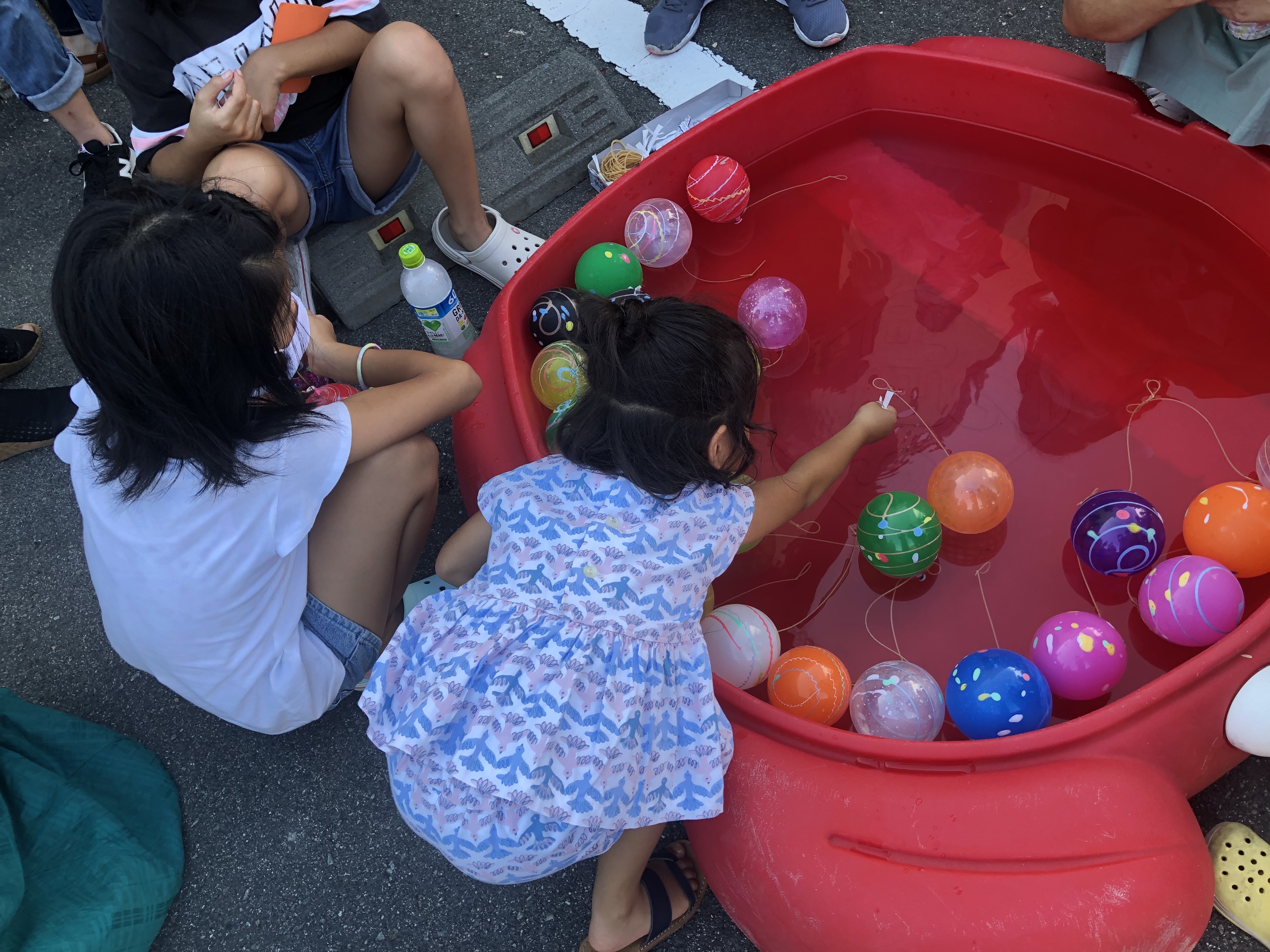 <span class="image-title">夏祭りの様子</span>